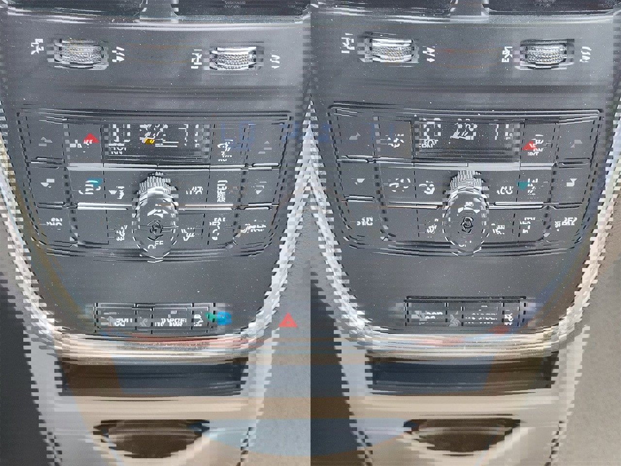 Used 2011 Chrysler Town & Country Touring-L image 18