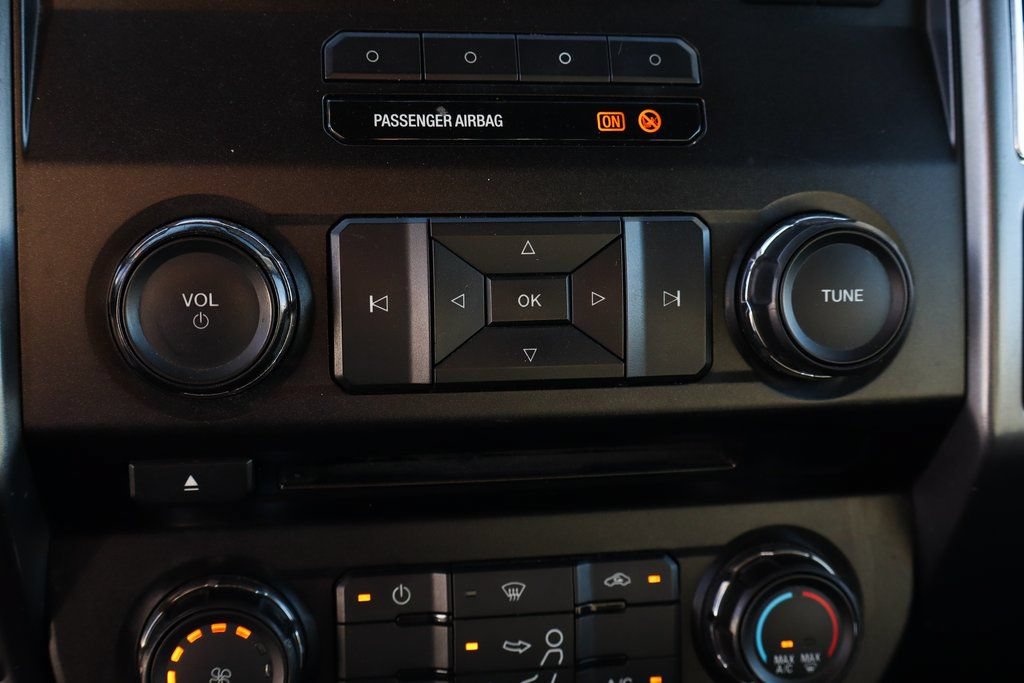 Used 2017 Ford F550 2WD Regular Cab Super Duty image 38