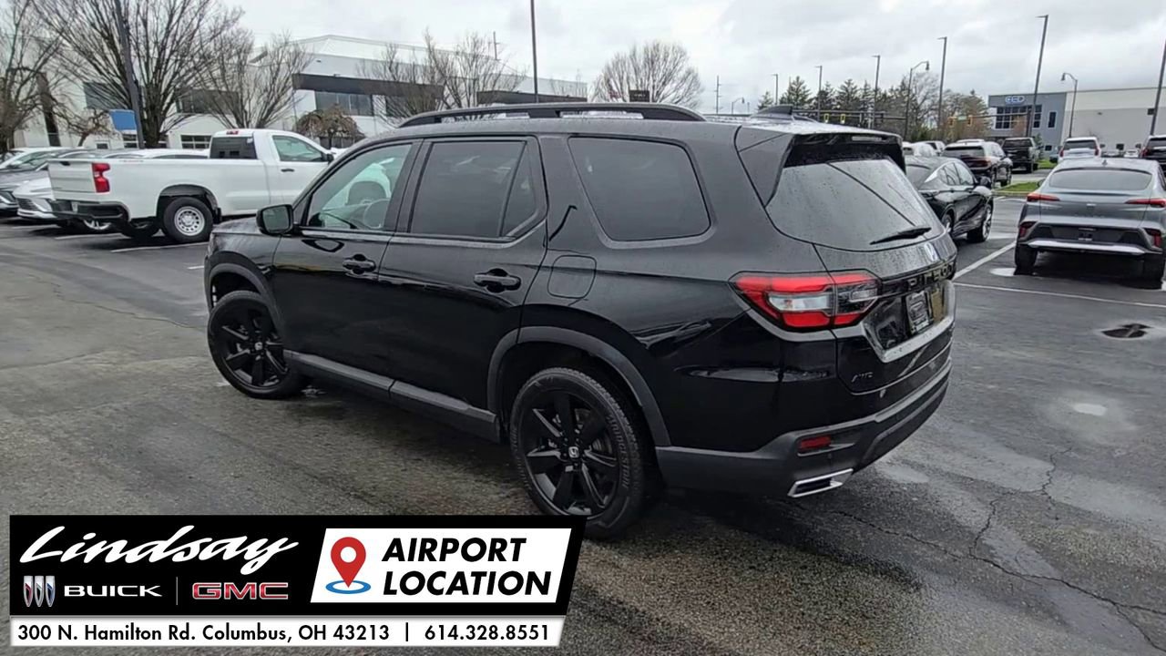 Used 2025 Honda Pilot Black Edition image 7