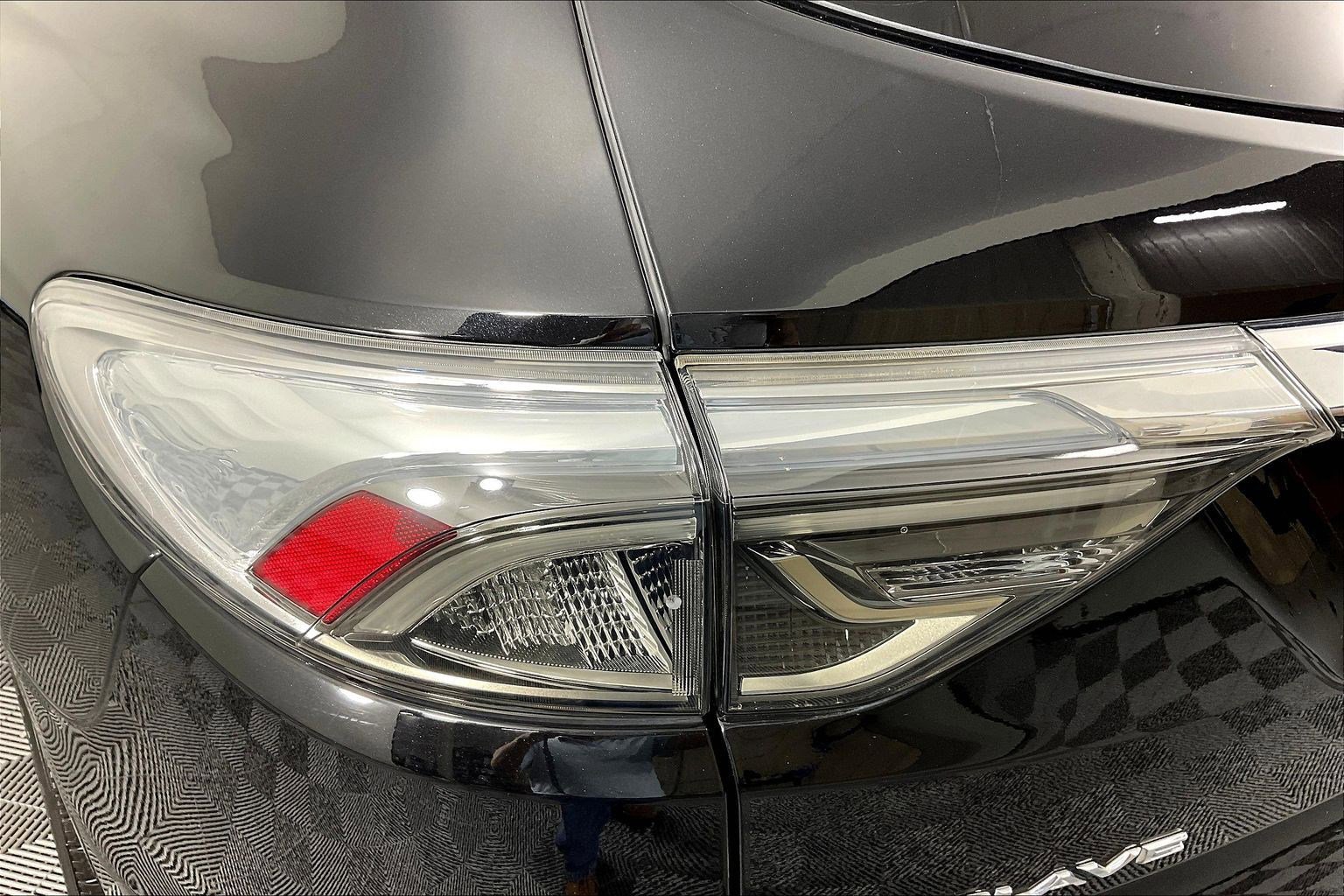 Used 2023 Buick Enclave Avenir image 23