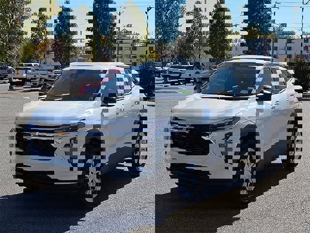 Certified 2025 Chevrolet Trax LS