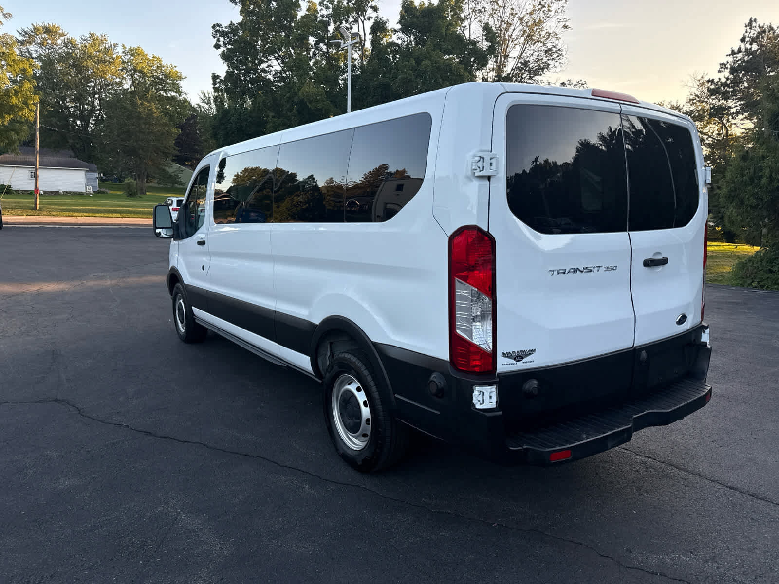 Used 2019 Ford Transit 350 XL RWD image 5
