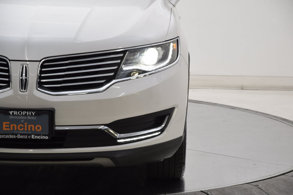 Used 2018 Lincoln MKX Select w/ Select Plus Package FWD image 10