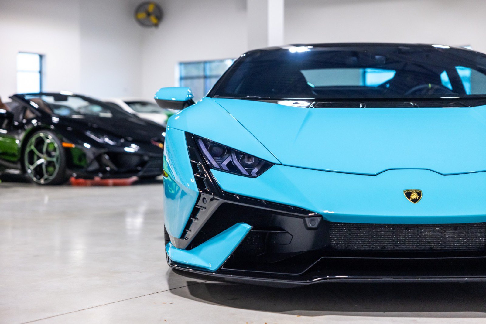 Used 2024 Lamborghini Huracan Tecnica RWD image 22