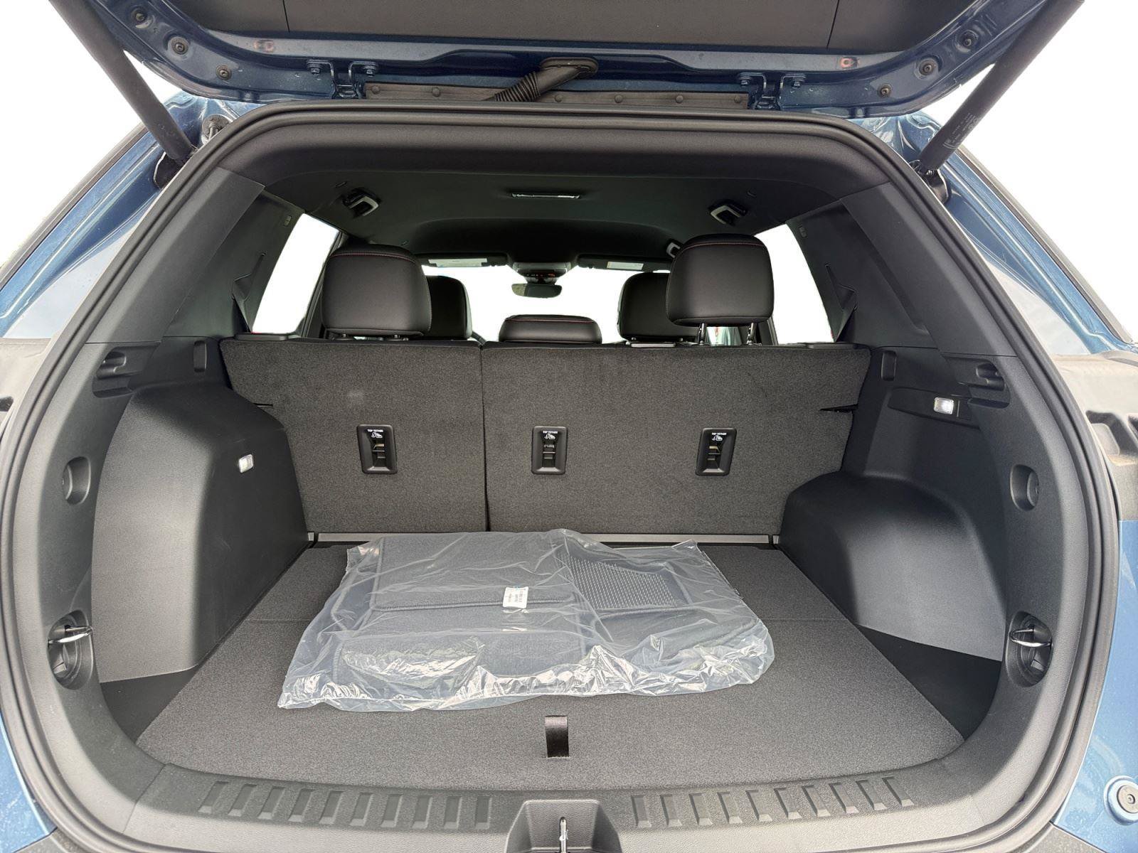New 2026 Chevrolet Equinox RS w/ Safety and Technology Package FWD image 15