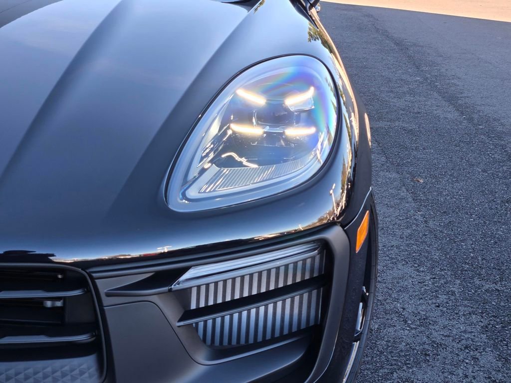 New 2026 Porsche Macan GTS AWD/4WD image 12