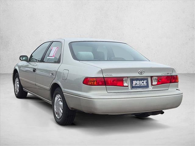 Used 2000 Toyota Camry CE FWD image 8