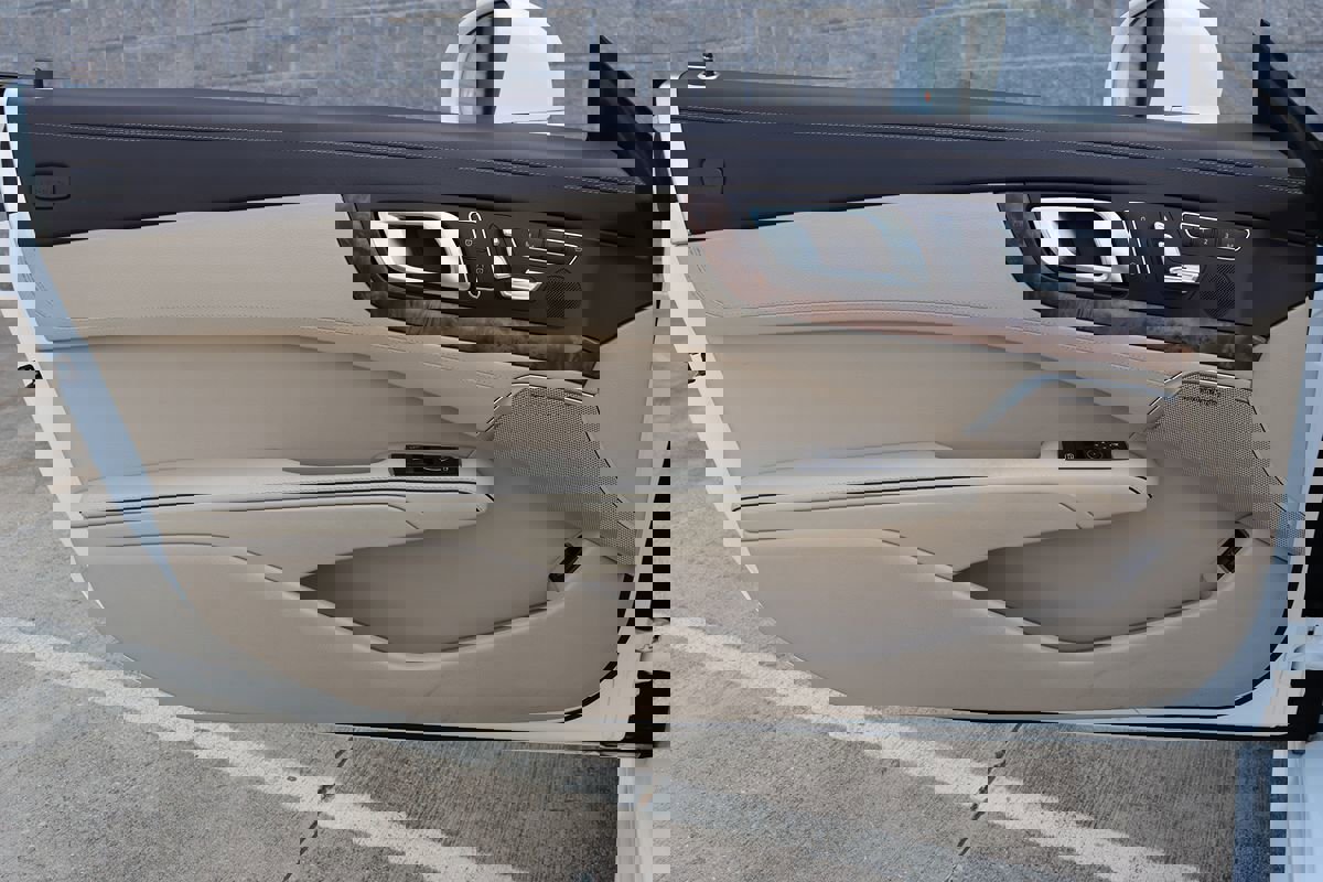 Used 2017 Mercedes-Benz SL 550 w/ Driver Assistance Package image 35