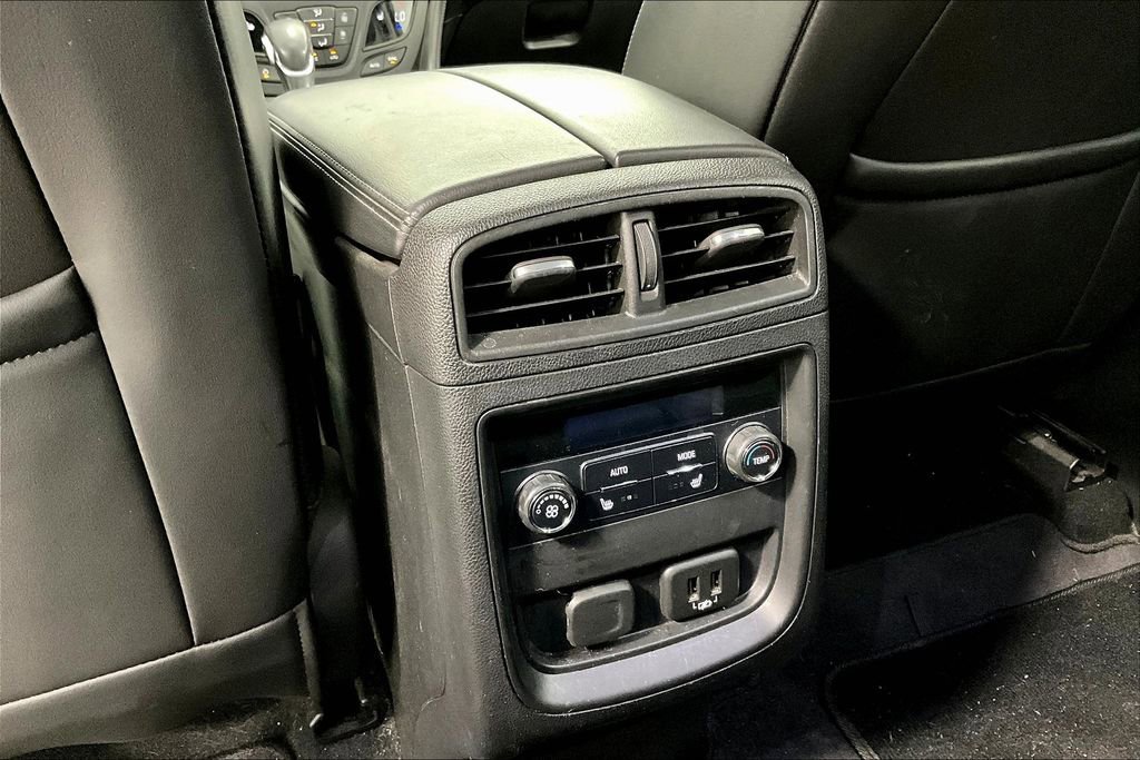 Used 2020 Buick Envision Essence image 30