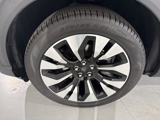 New 2026 Ford Explorer Platinum w/ LUX Leather Package AWD/4WD image 4
