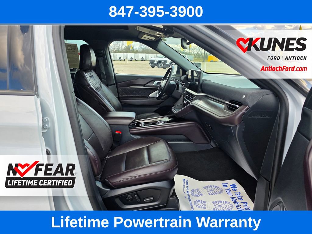 Used 2025 Ford Explorer Platinum w/ LUX Leather Package AWD/4WD image 31