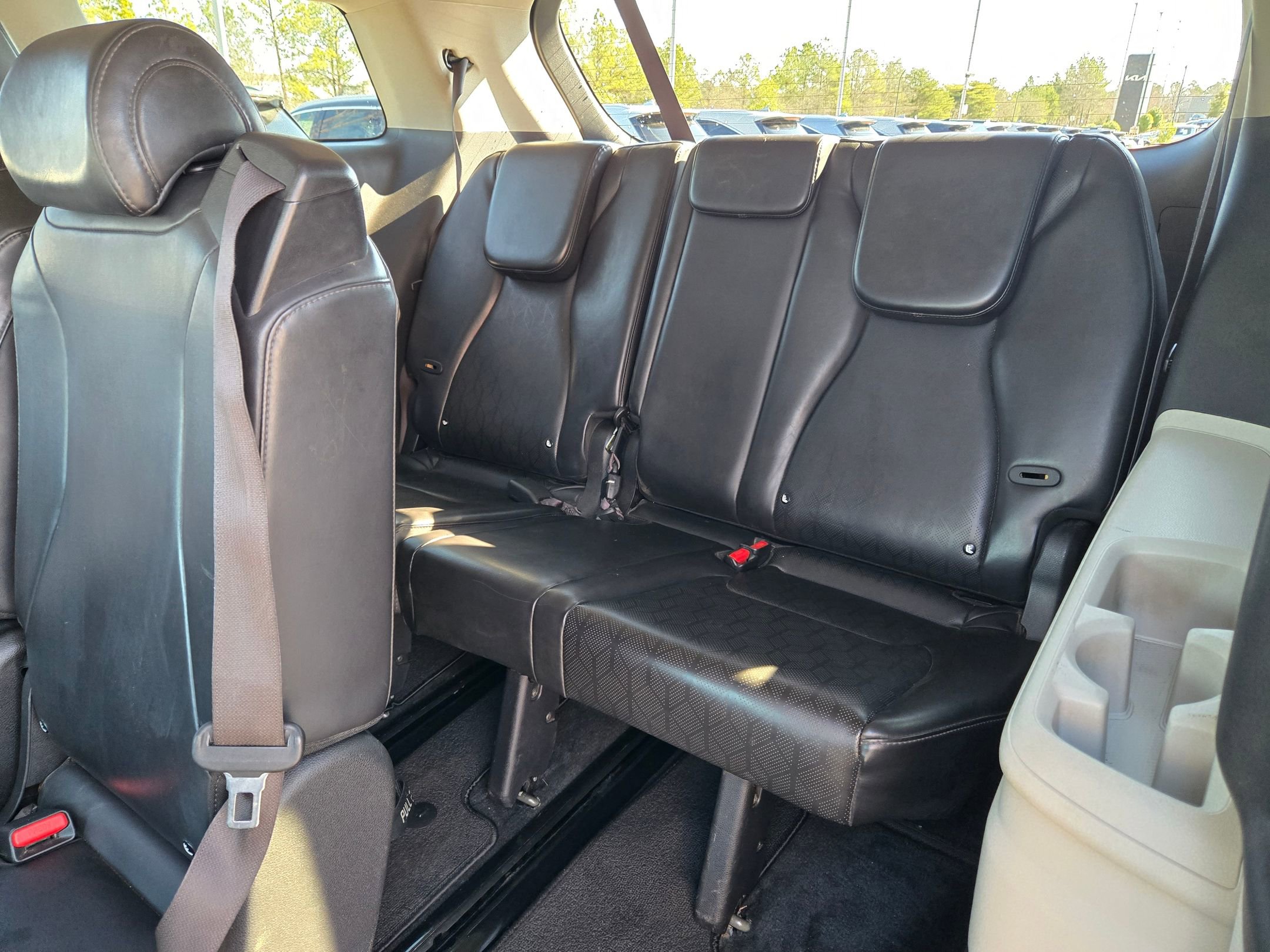 Certified 2023 Kia Carnival LX image 32