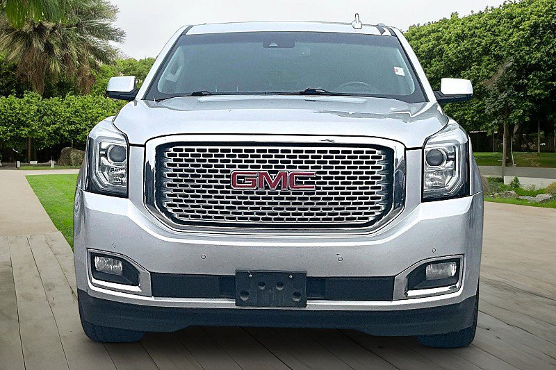 Used 2017 GMC Yukon XL Denali w/ Open Road Package RWD image 2