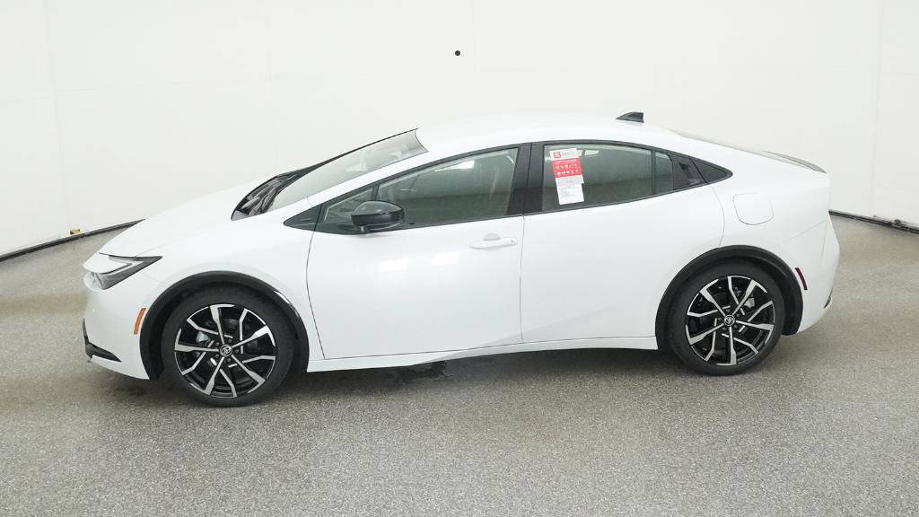 New 2026 Toyota Prius Plug-In Hybrid image 3