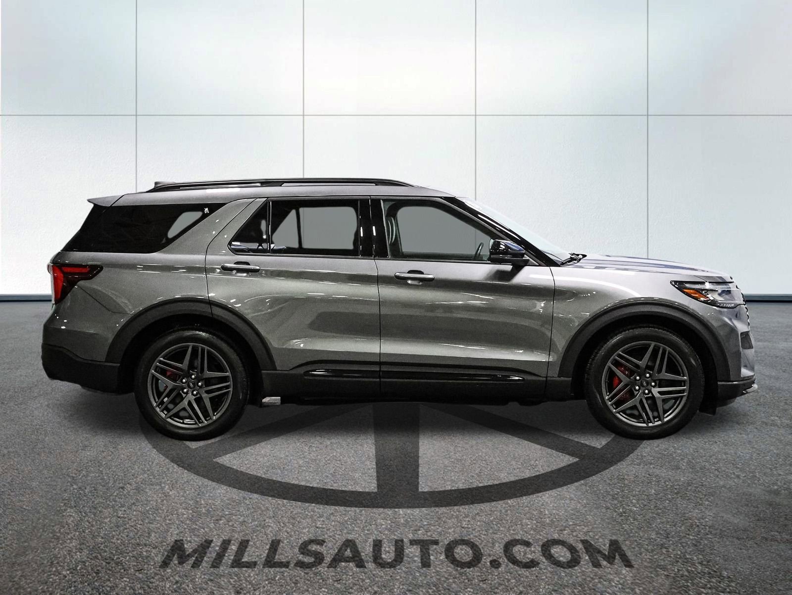 Certified 2025 Ford Explorer ST image 9