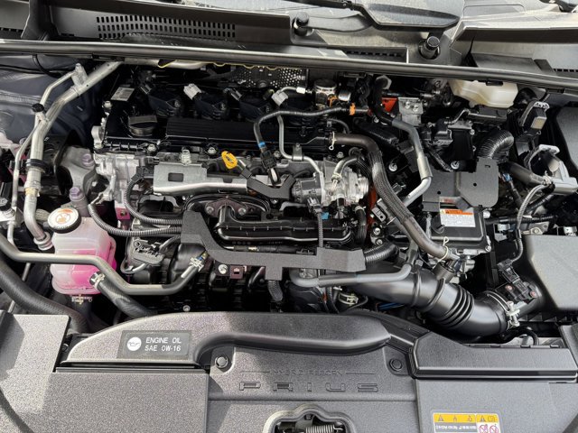 Used 2024 Toyota Prius LE FWD image 20