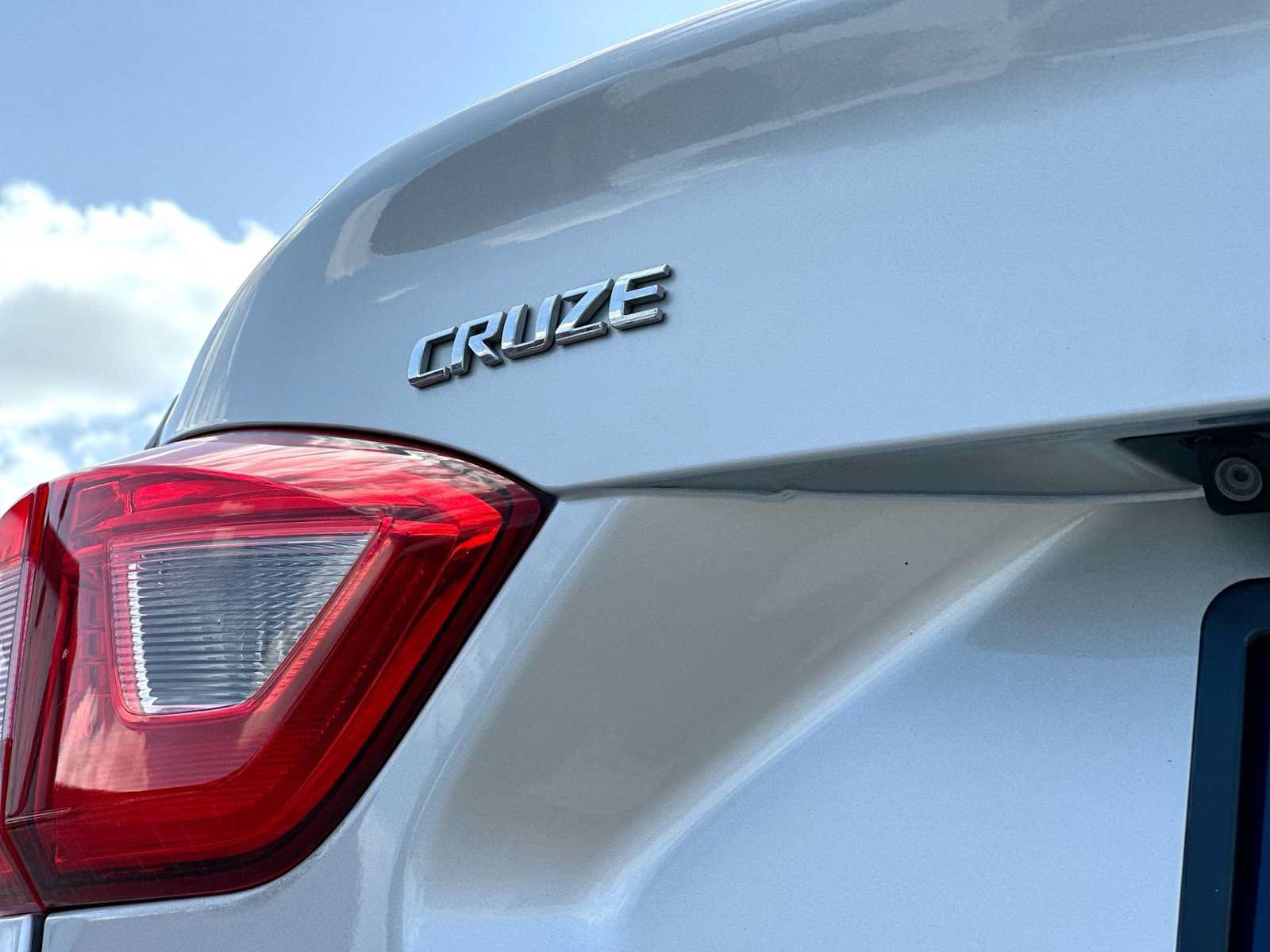 Used 2019 Chevrolet Cruze LS FWD image 15