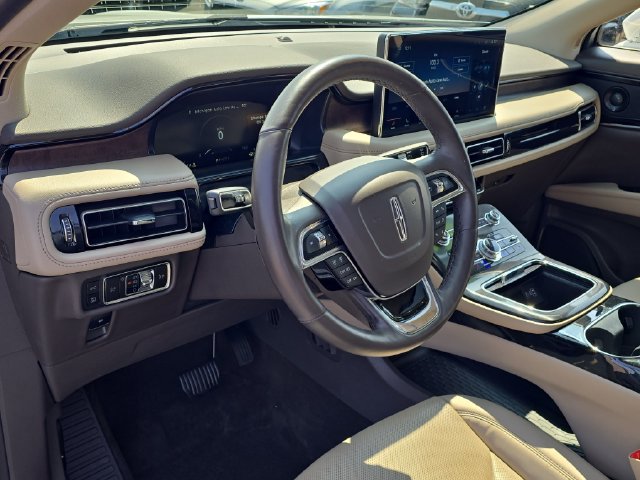 Used 2023 Lincoln Nautilus Reserve w/ Luxury Package AWD/4WD image 8