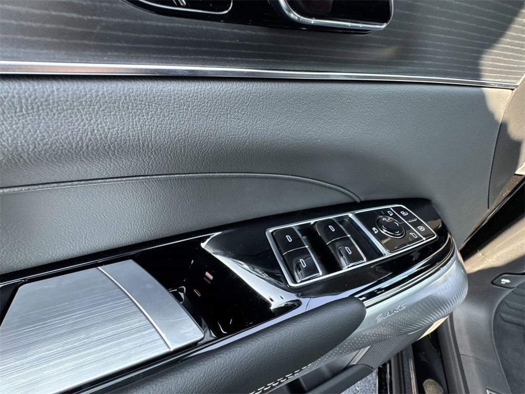 New 2026 Cadillac Lyriq V image 13