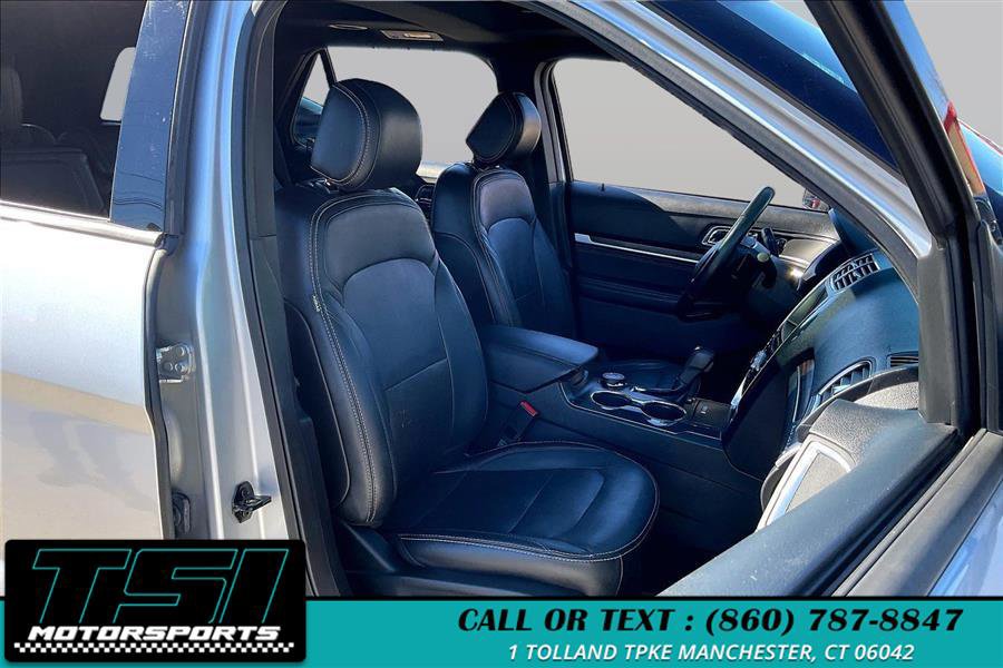 Used 2017 Ford Explorer Limited w/ Equipment Group 301A image 7
