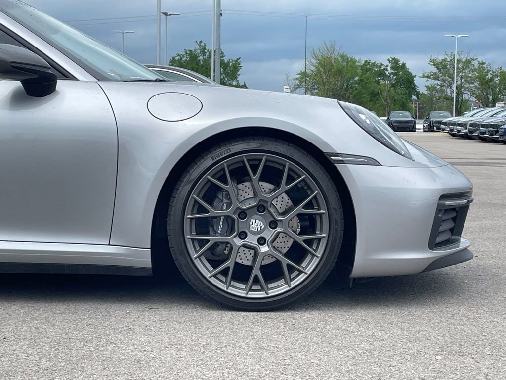 Used 2023 Porsche 911 Carrera T RWD image 9