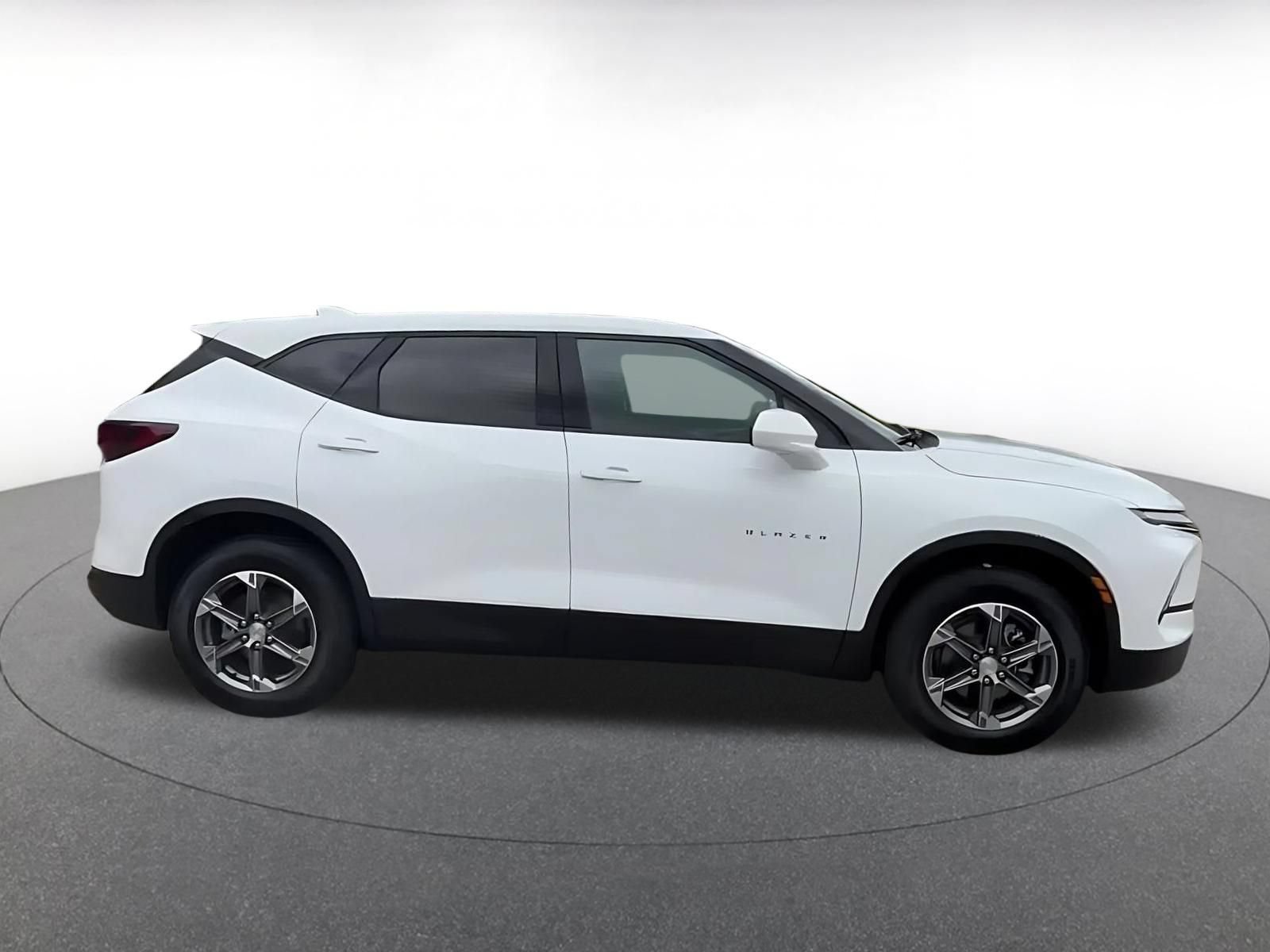Used 2026 Chevrolet Blazer LT FWD image 16