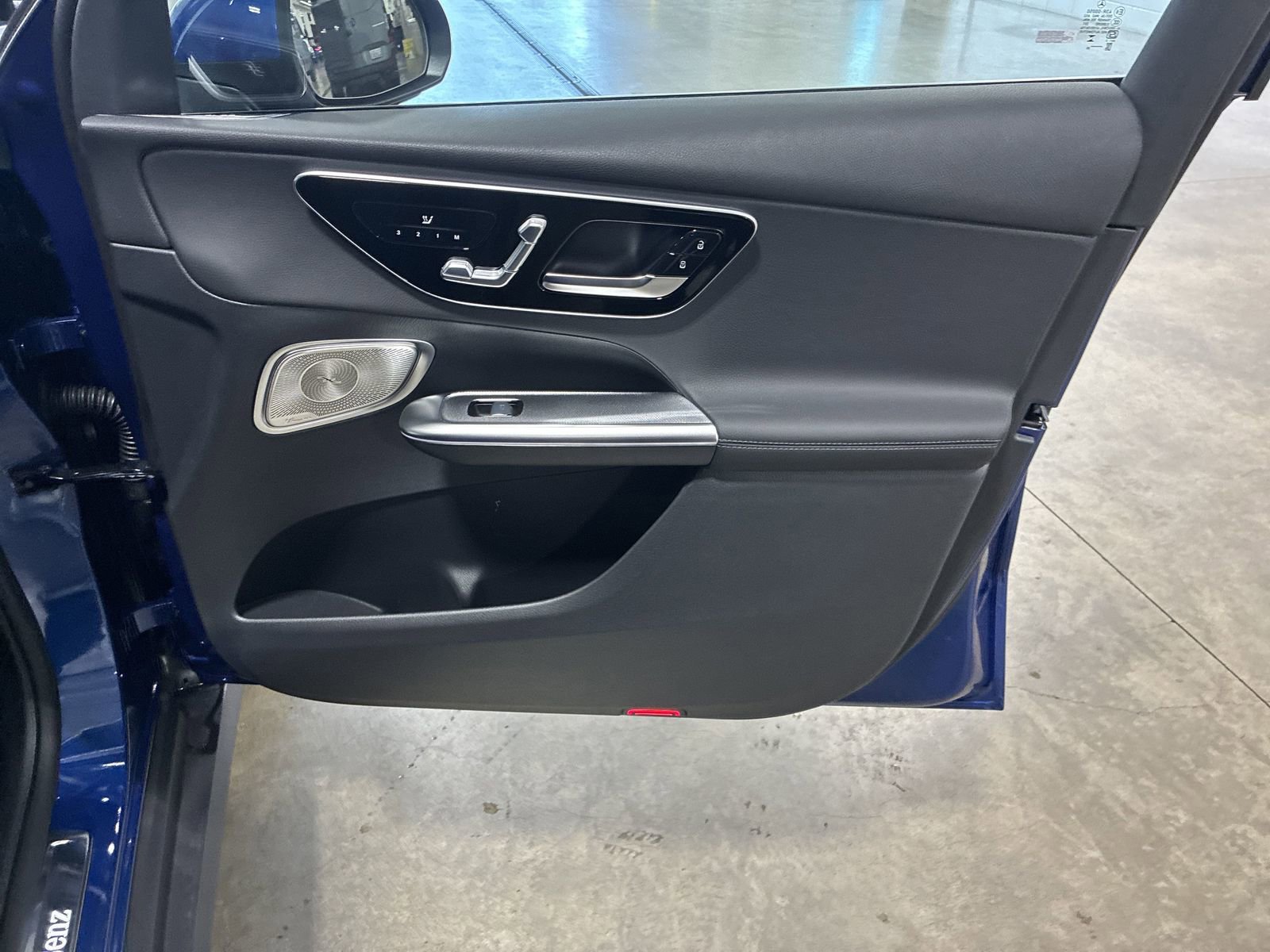 New 2025 Mercedes-Benz GLC 300 4MATIC image 17