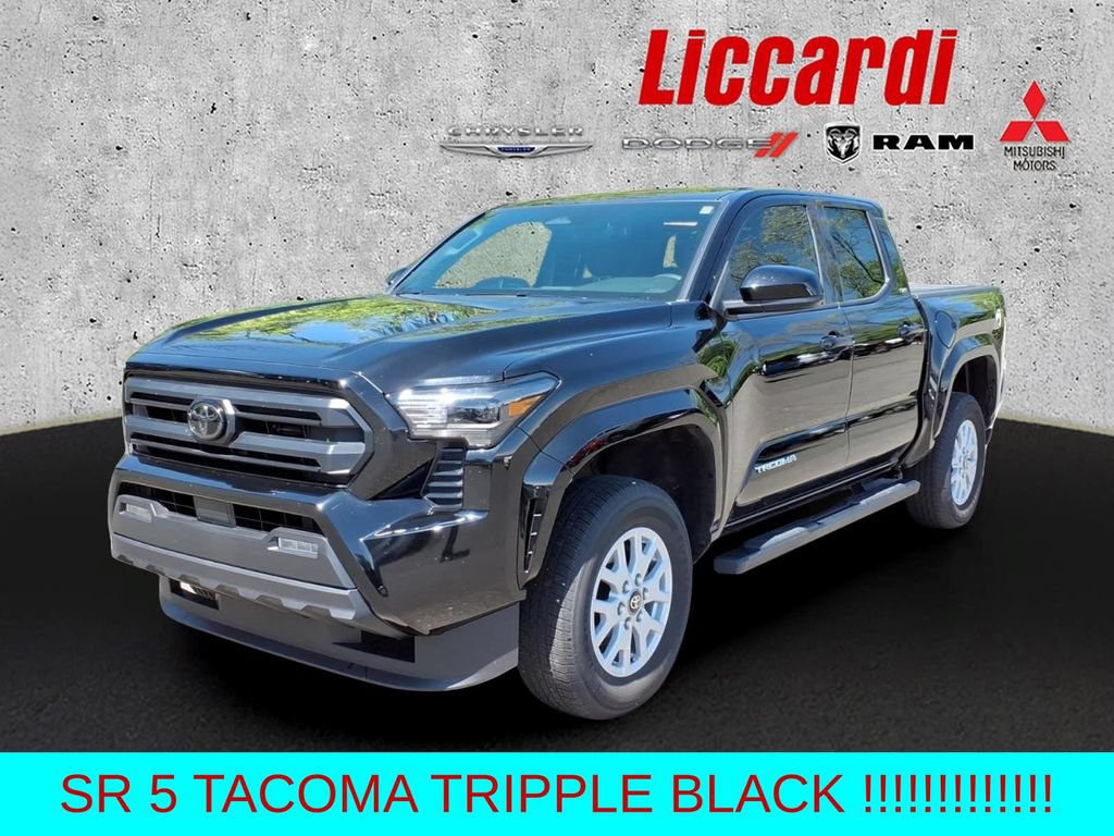 Used 2025 Toyota Tacoma SR5 AWD/4WD image 3