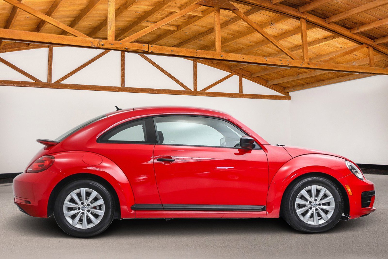 Used 2018 Volkswagen Beetle 2.0T S FWD image 6