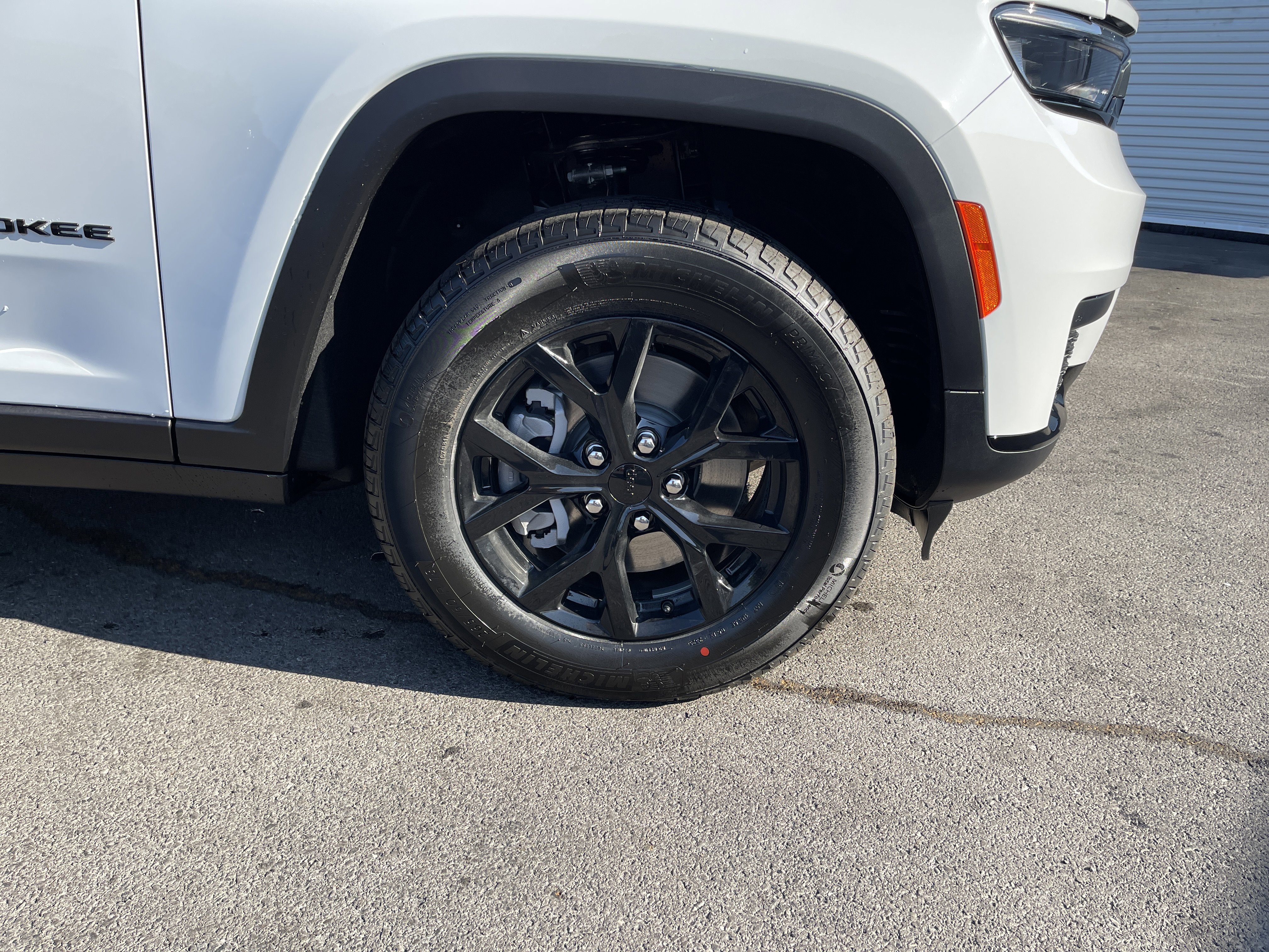 New 2025 Jeep Grand Cherokee L Altitude image 8