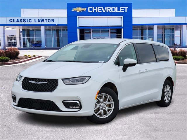 Used 2023 Chrysler Pacifica Touring-L