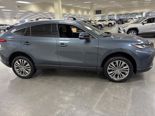 Certified 2024 Toyota Venza XLE image 8