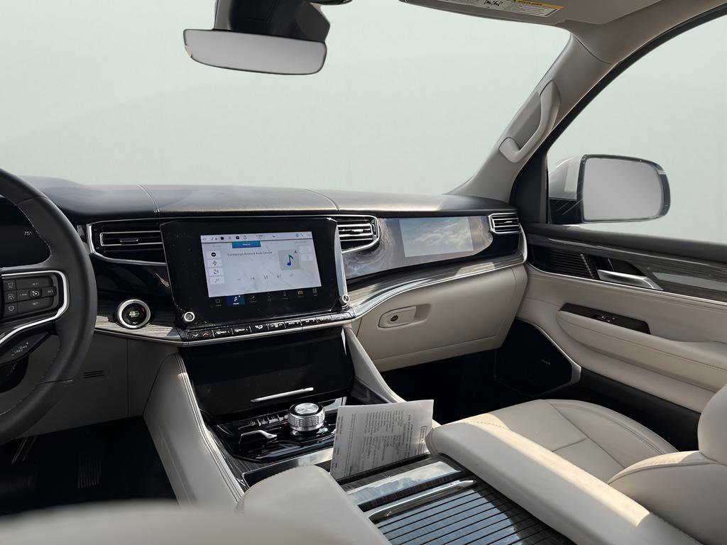 Used 2022 Jeep Wagoneer Series III w/ Premium Group I image 23