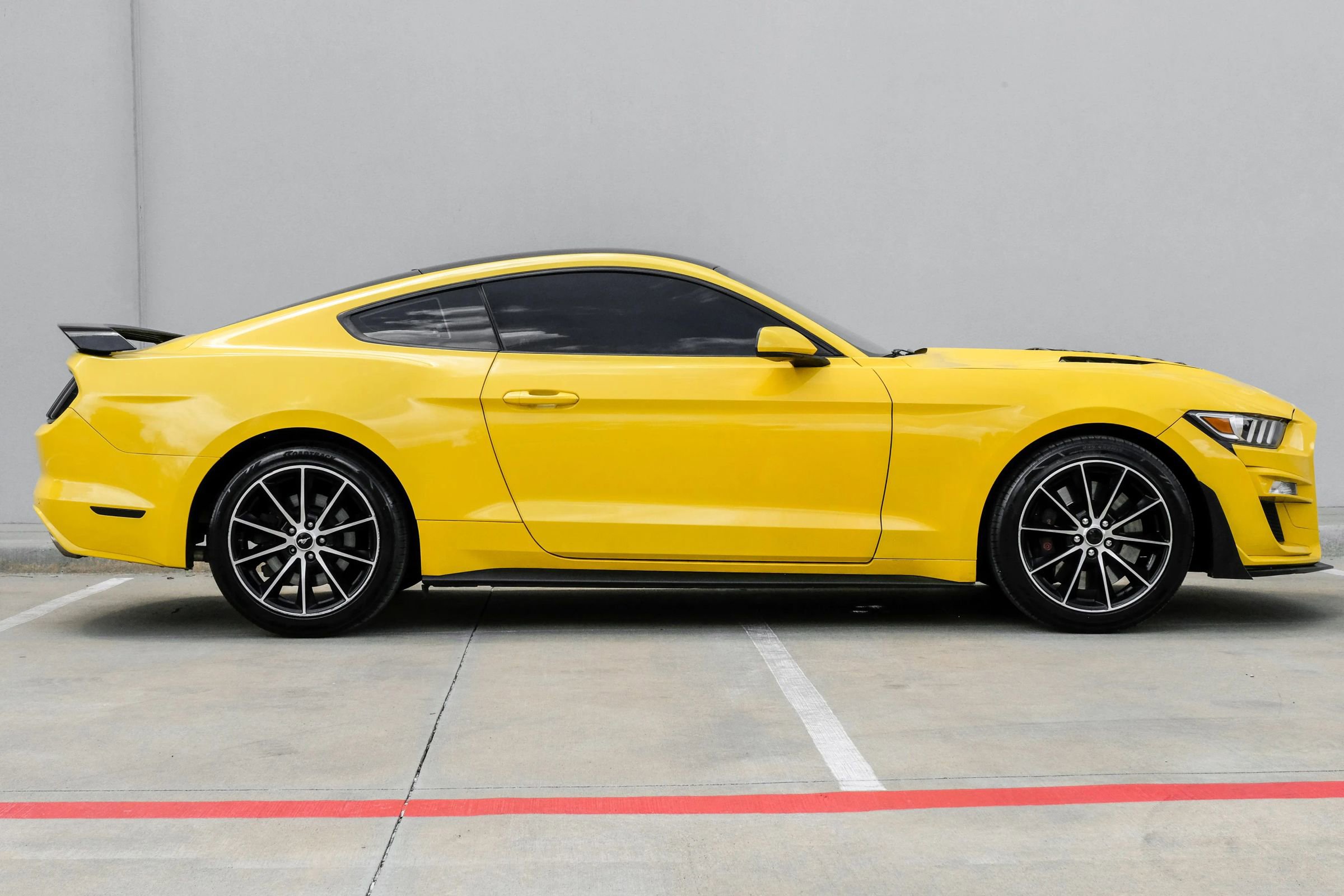 Used 2017 Ford Mustang GT w/ GT Performance Package image 12