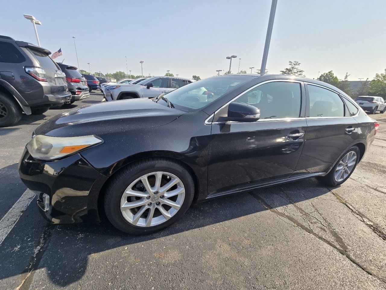 Used 2013 Toyota Avalon XLE Touring FWD image 4