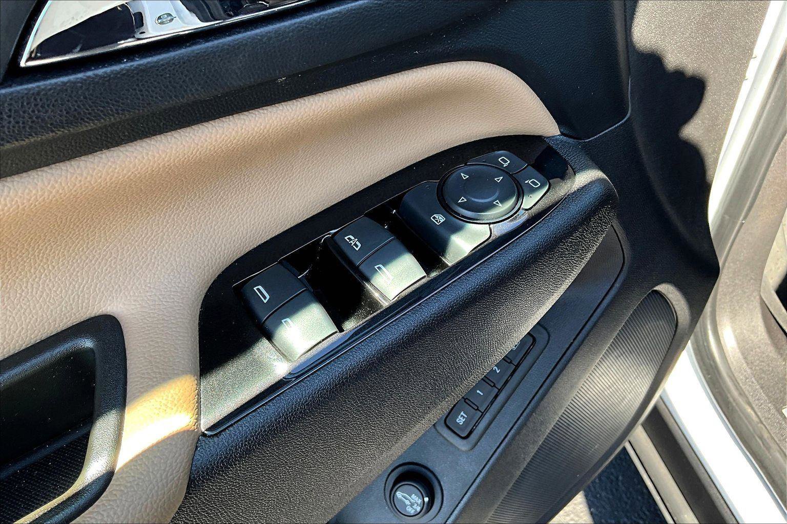 Used 2023 Chevrolet Equinox Premier image 36