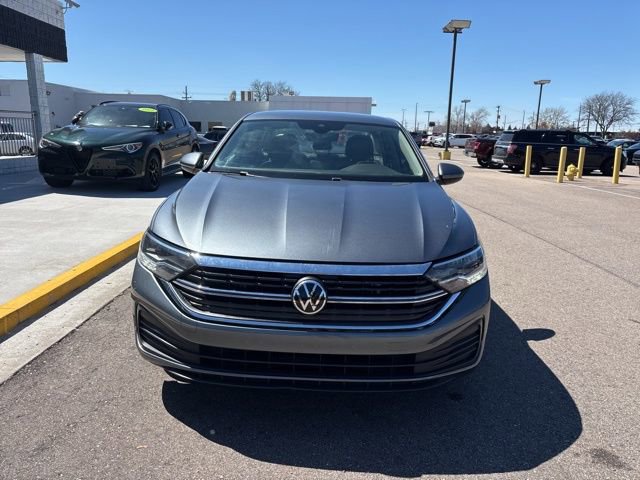 Used 2022 Volkswagen Jetta SE FWD image 3