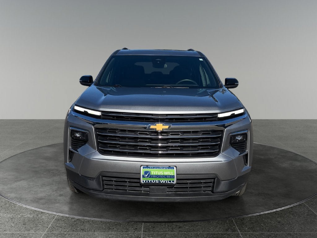 Used 2025 Chevrolet Traverse LT w/ Sun and Wheel Package AWD/4WD image 2