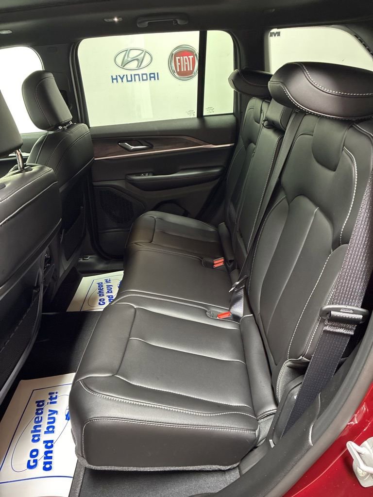 New 2025 Jeep Grand Cherokee Limited image 22