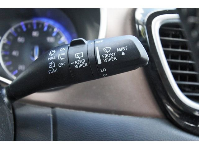 Used 2023 Chrysler Voyager LX image 18