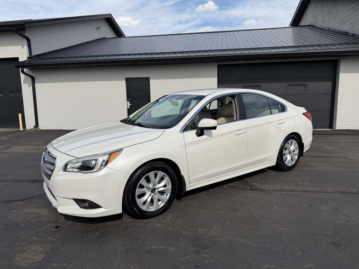 Used 2015 Subaru Legacy 2.5i Premium AWD/4WD image 2