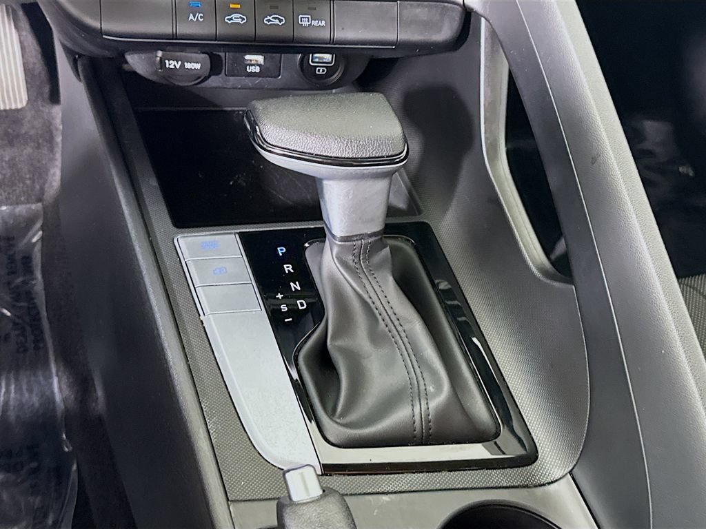 Certified 2023 Hyundai Elantra SE FWD image 10