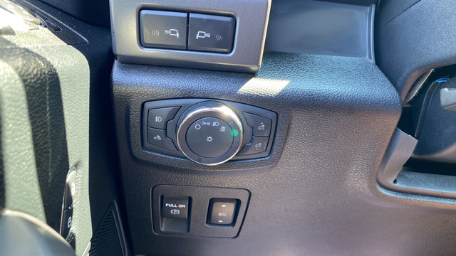 Used 2019 Ford F150 XLT w/ Equipment Group 302A Luxury AWD/4WD image 12