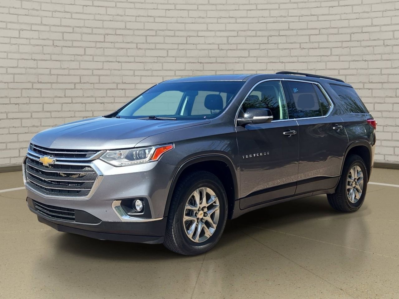 Used 2021 Chevrolet Traverse LT