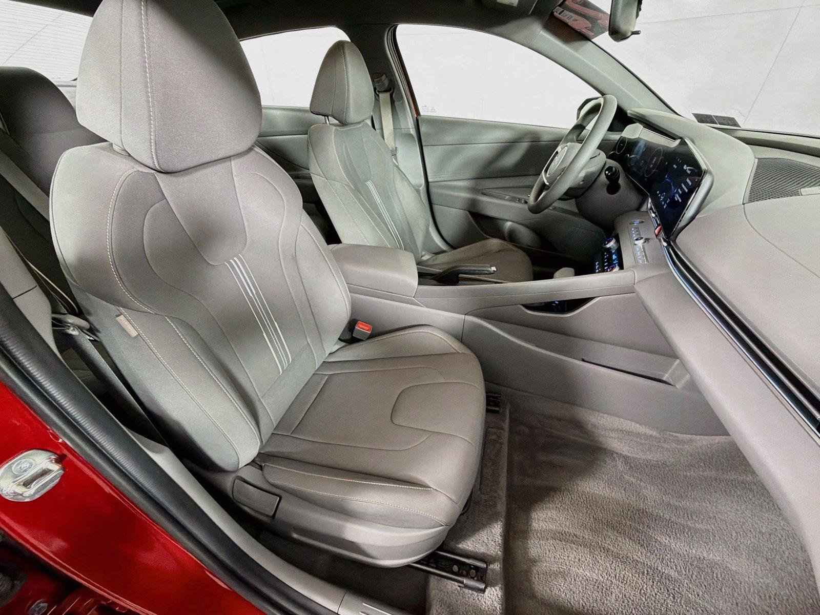 Used 2024 Hyundai Elantra SEL FWD image 29