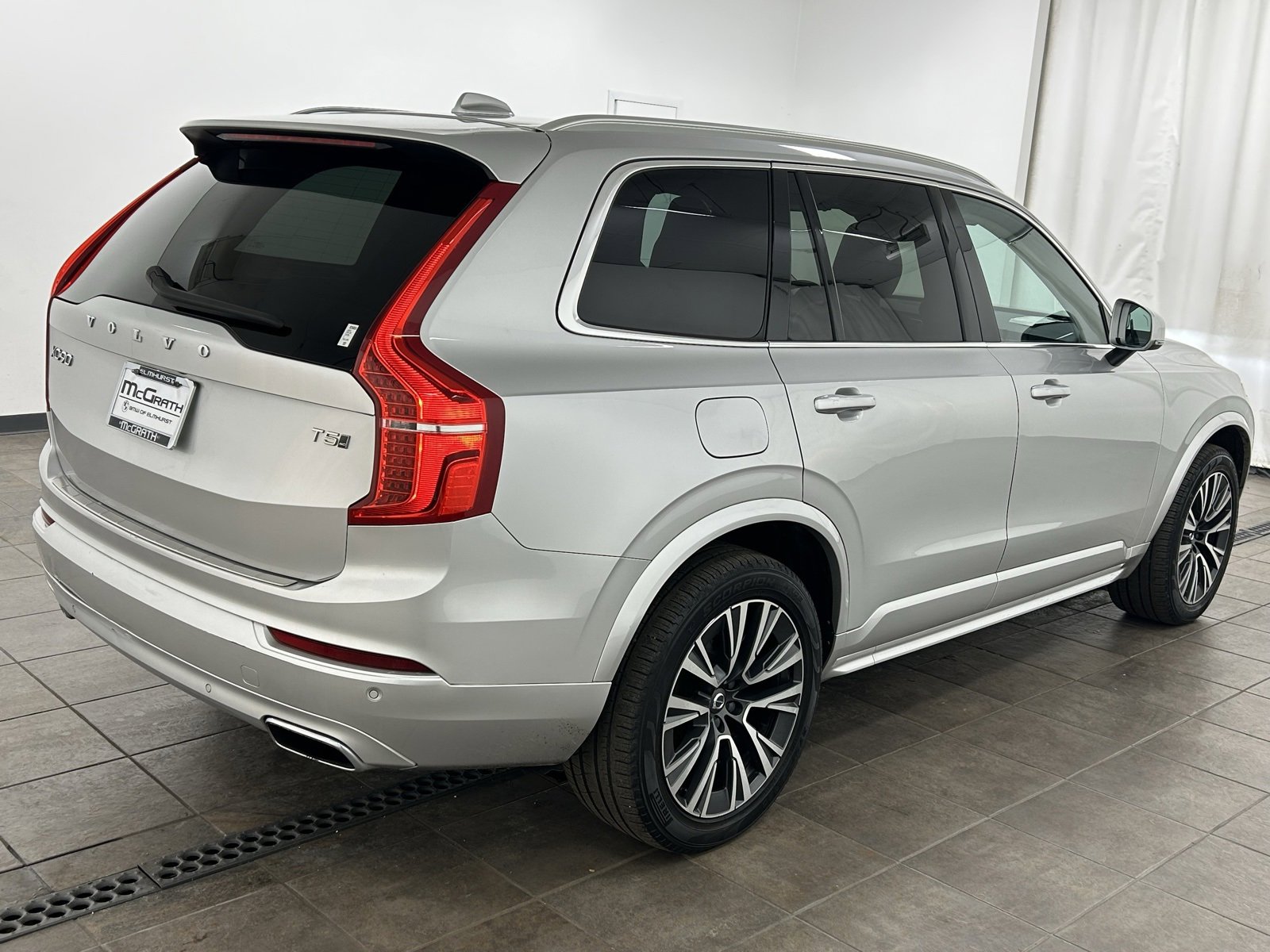 Used 2021 Volvo XC90 T5 Momentum w/ Climate Package image 5
