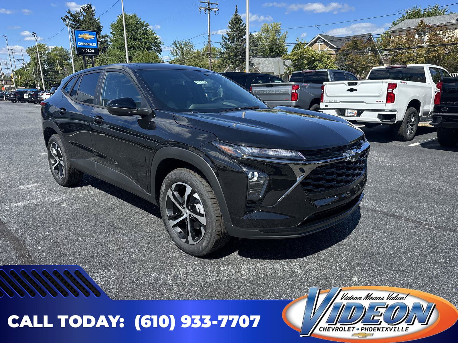 New 2026 Chevrolet Trax RS w/ Sunroof Package FWD image 1