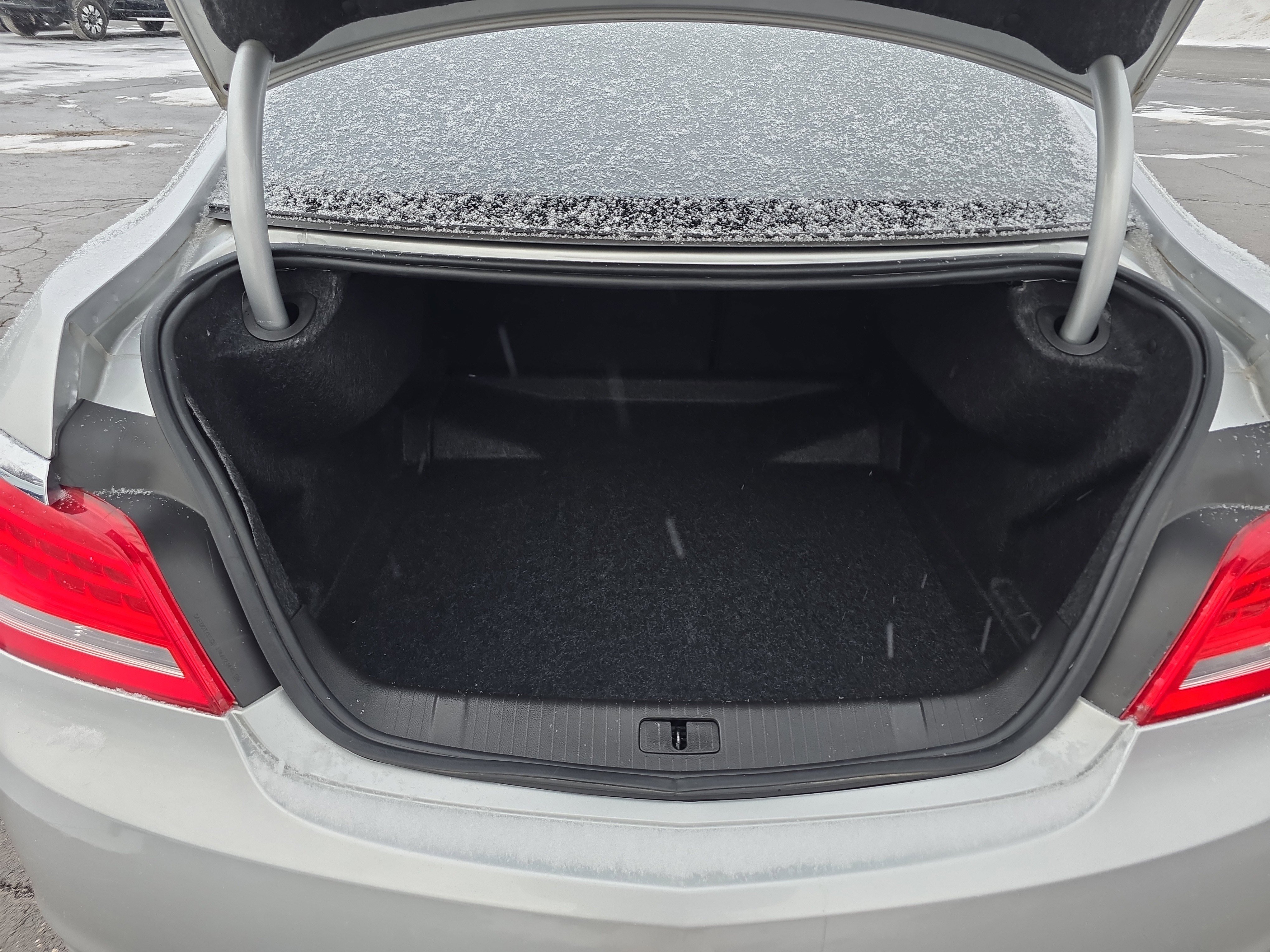 Used 2016 Buick LaCrosse image 5