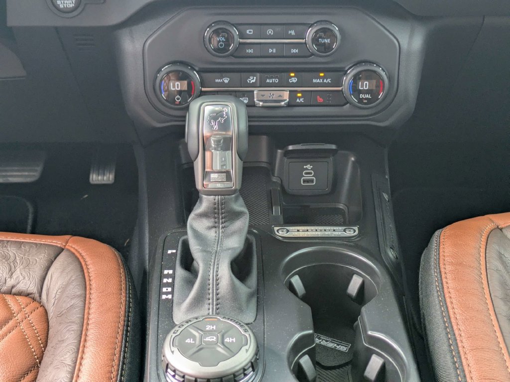 New 2026 Ford Bronco Outer Banks AWD/4WD image 19