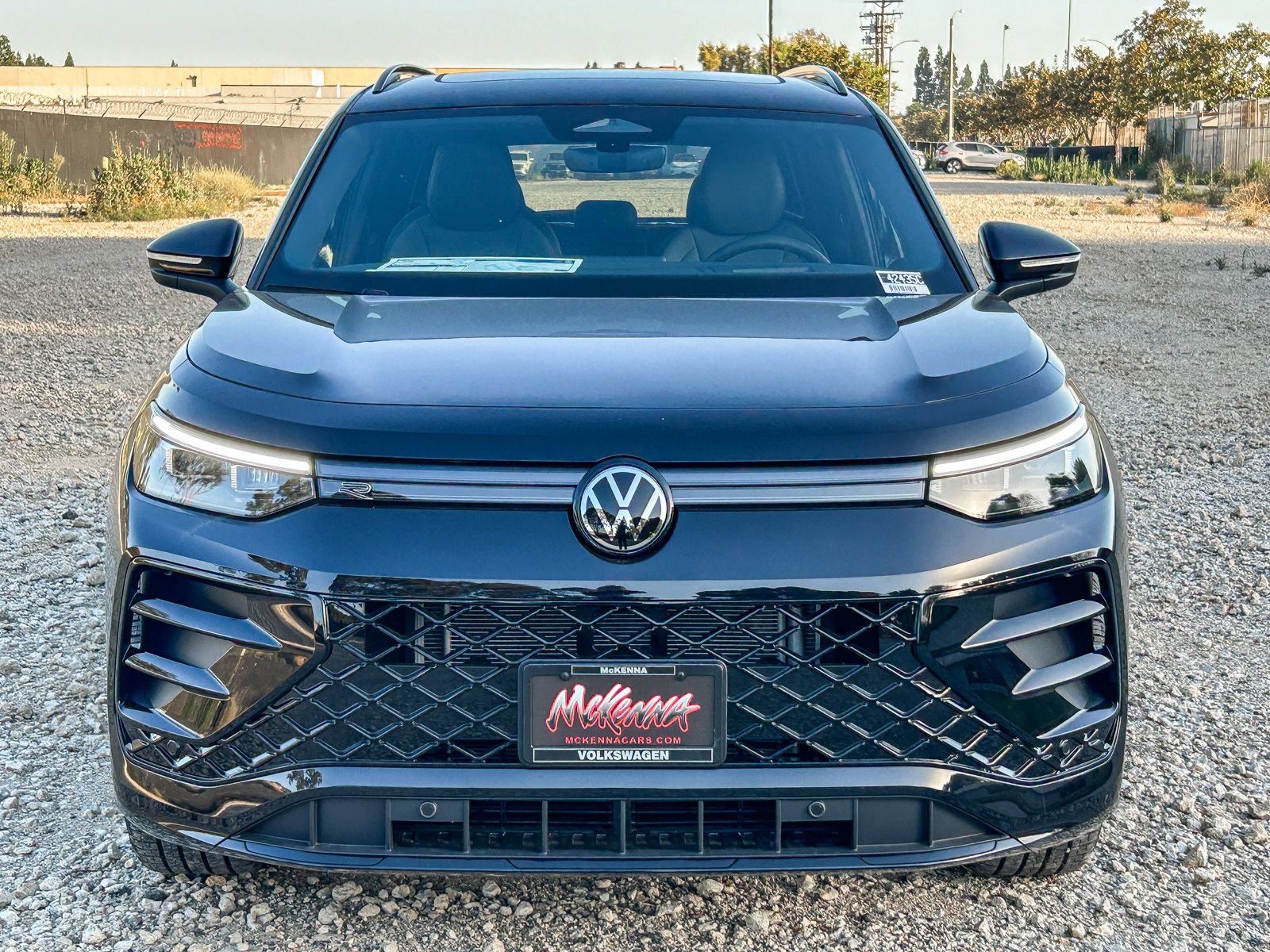 New 2026 Volkswagen Tiguan SE R-Line FWD image 2